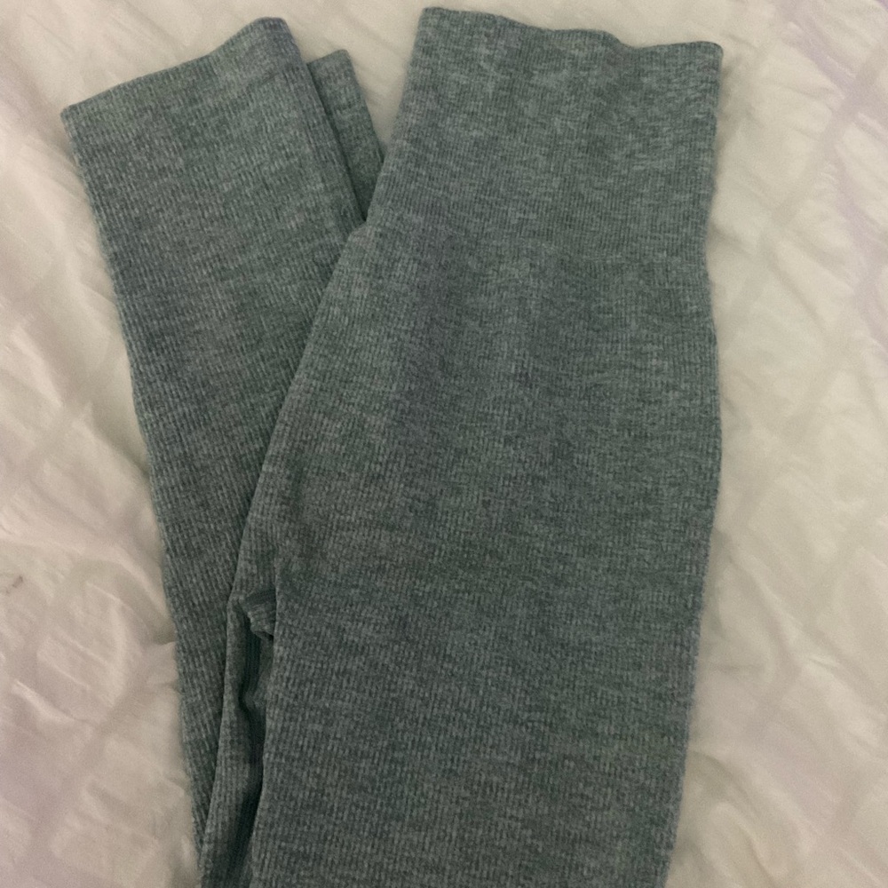 shein leggings. Size xs. Never worn no stains. Grey/green color.
